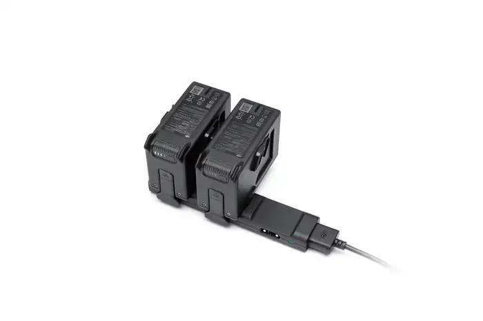 DJI FPV Fly More Kit 2000 mAh contient deux batteries DJI FPV Hub de chargement de batterie DJI FPV 