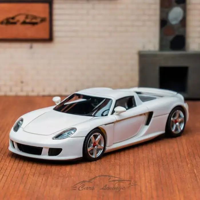 Cars' Lounge CL 1:64 Carrera GT MGT Modèle de voiture en résine Modèle de collection en stock