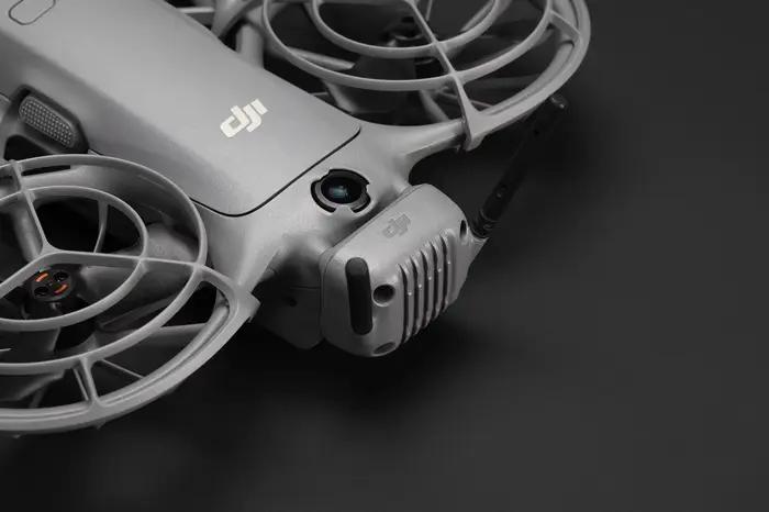 Émetteur-récepteur numérique DJI Neo 2 : Installez l'émetteur-récepteur