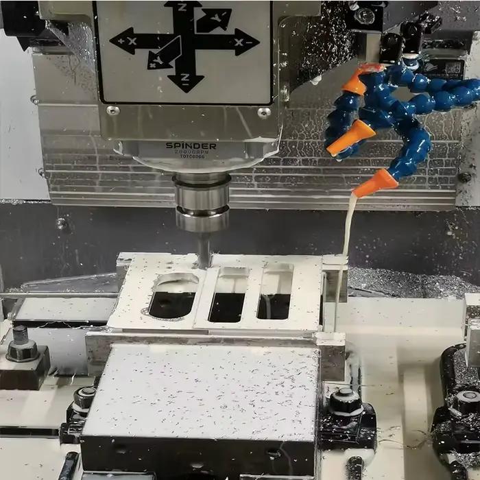 Pièces de précision usinées CNC en aluminium anodisé, composants métalliques personnalisés pour la course automobile