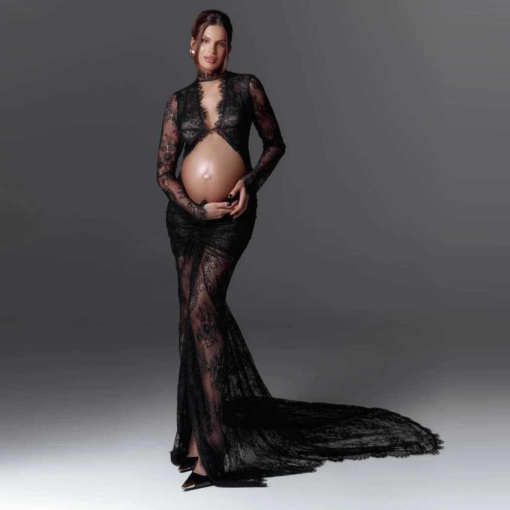 Robe de grossesse élégante pour séance photo, en dentelle florale noire transparente, avec découpe s