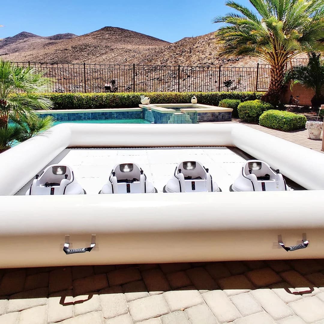 Piscine gonflable blanche, piste de course gonflable pour voitures tamponneuses avec tapis, piste de