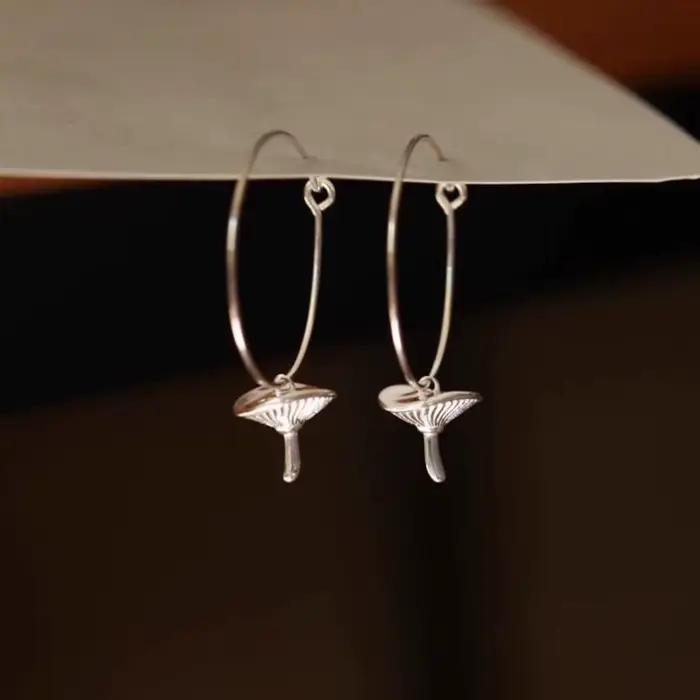 ANENJERY – boucles d'oreilles créoles avec pendentif champignon pour femmes, Design de Niche élégant