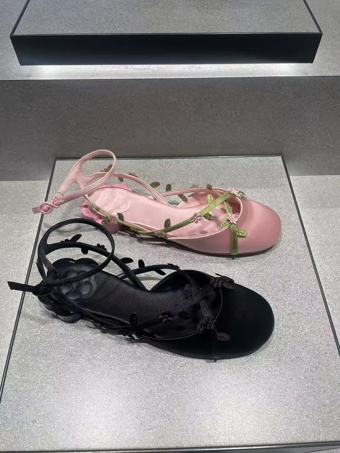 Sandales plates pour femmes Printemps 2026 – Série Florale – Style Vacances – Chaussures à enfiler confortables et décontractées pour femmes