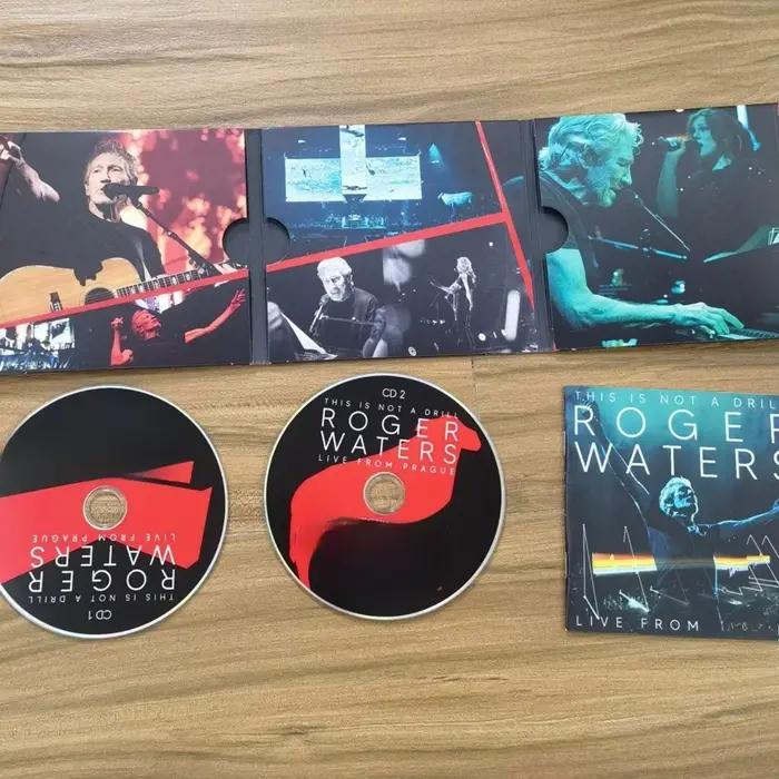 Ensemble de CD de concerts en direct, comprenant des morceaux emblématiques qui présentent pleinement le charme des performances sur scène, choix privilégié pour les amateurs de musique
