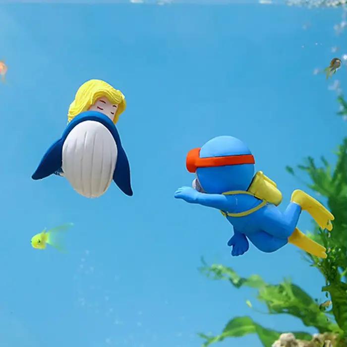 Mini Aquarium Flottant, Accessoires de Décoration, Mignon Plongeur Surf Garçon Baleine Fille Anime Figure Décoration Poisson Précieux Invité ing Ornement