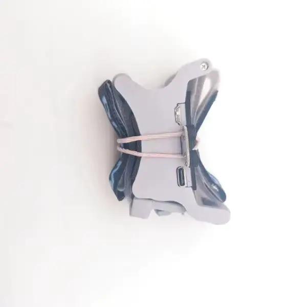 Contrôle universel du lanceur de libérateur de drone par lumière
