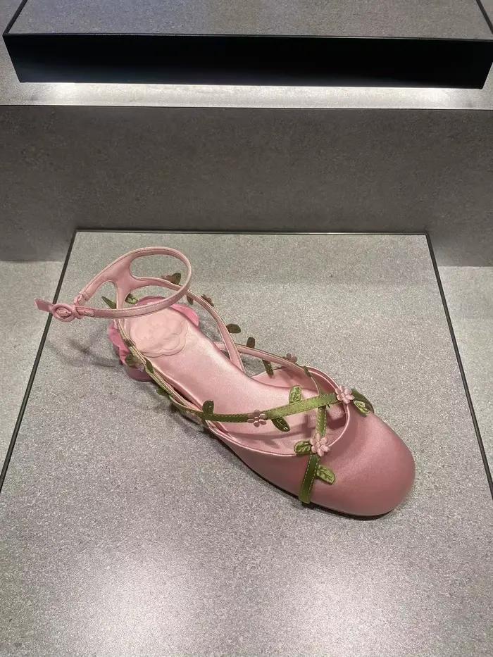 Sandales plates pour femmes Printemps 2026 – Série Florale – Style Vacances – Chaussures à enfiler confortables et décontractées pour femmes