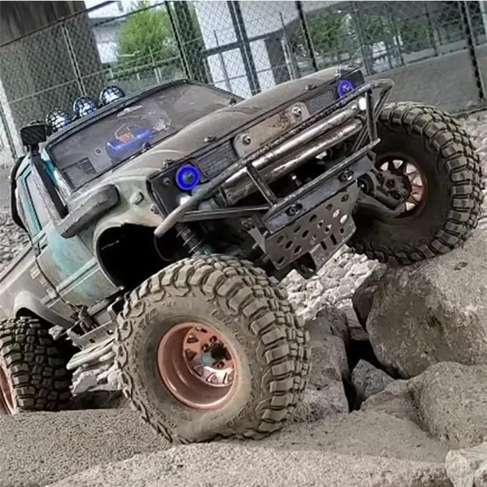 Pneu en caoutchouc pour voiture RC
