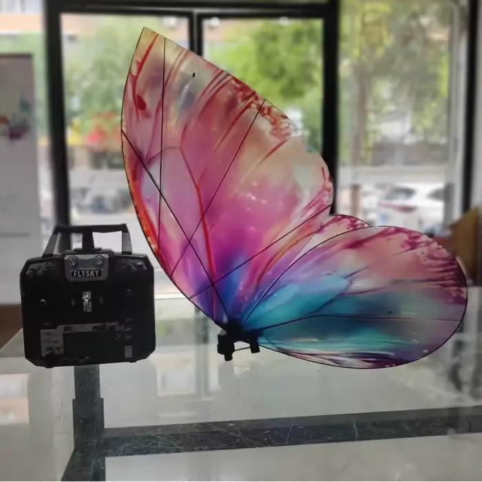 Drone RC Flysky Papillon Jouet Insecte Volant Bionique avec Lumière LED et Ailes Colorées Pour Occasions Spéciales Sorties En Plein Air Propositions de Mariage