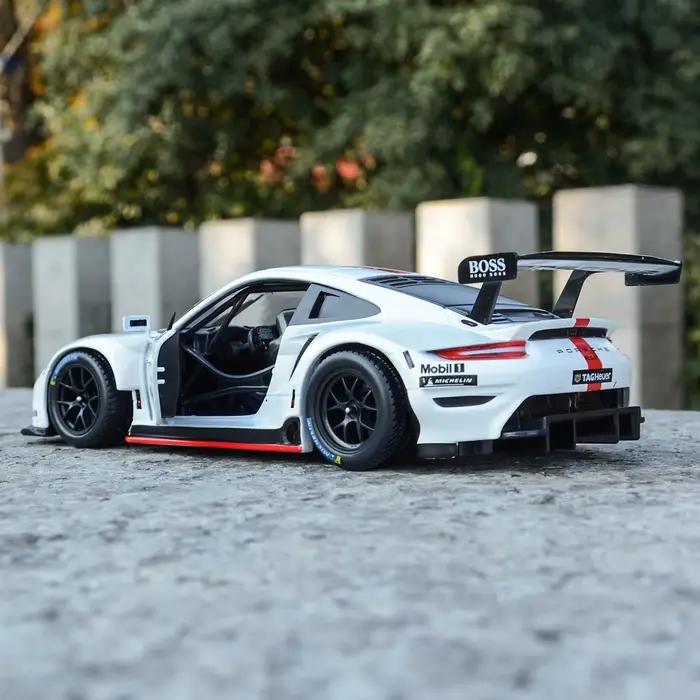 Bburago 1:24 Porsche 911 RSR édition course