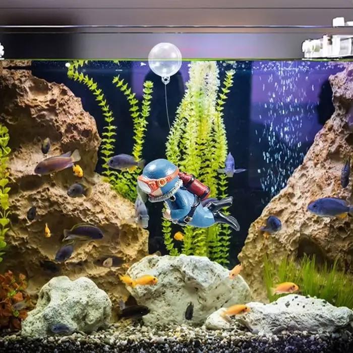 Mini Aquarium Flottant, Accessoires de Décoration, Mignon Plongeur Surf Garçon Baleine Fille Anime Figure Décoration Poisson Précieux Invité ing Ornement