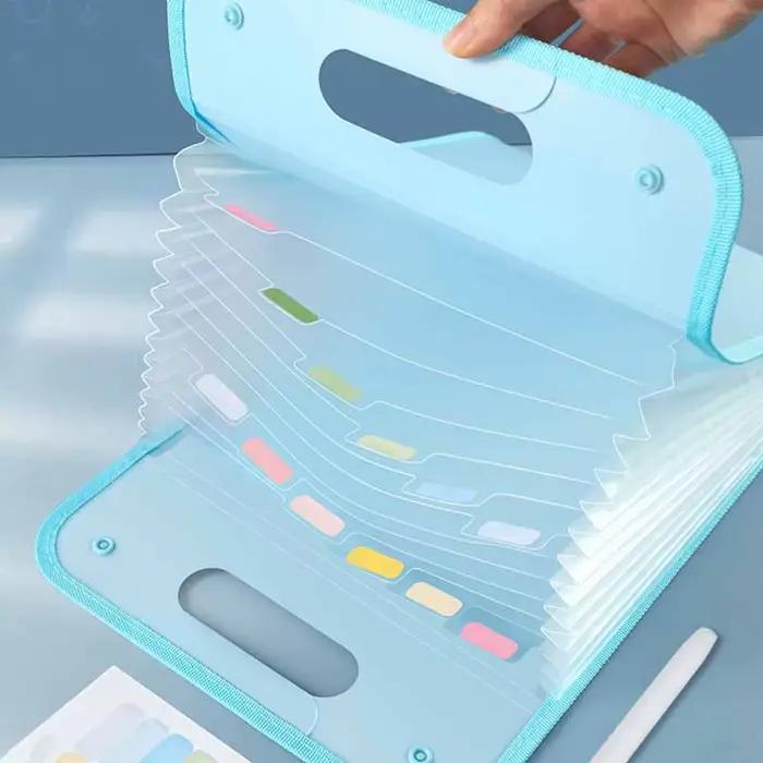 Dossier de conception en accordéon 1 pièce, fournissant un espace ample pour organiser les papiers de test des étudiants et d'autres documents en différentes couches