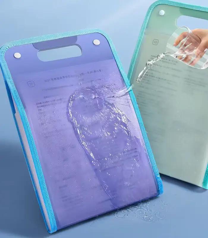 Dossier de conception en accordéon 1 pièce, fournissant un espace ample pour organiser les papiers de test des étudiants et d'autres documents en différentes couches
