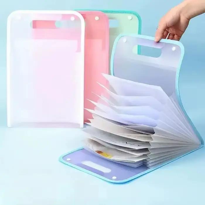 Dossier de conception en accordéon 1 pièce, fournissant un espace ample pour organiser les papiers de test des étudiants et d'autres documents en différentes couches