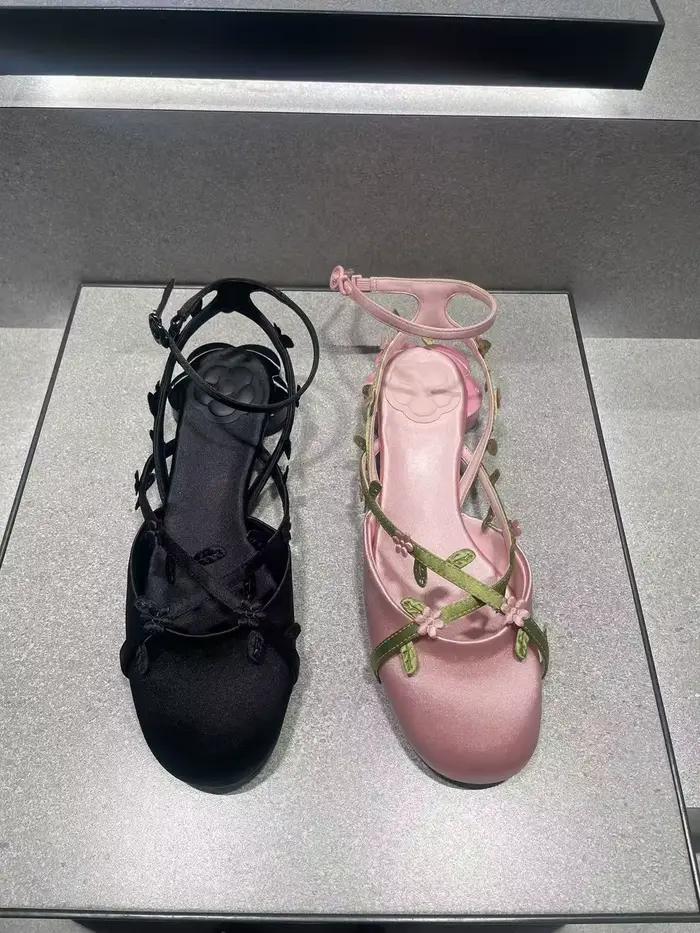 Sandales plates pour femmes Printemps 2026 – Série Florale – Style Vacances – Chaussures à enfiler confortables et décontractées pour femmes
