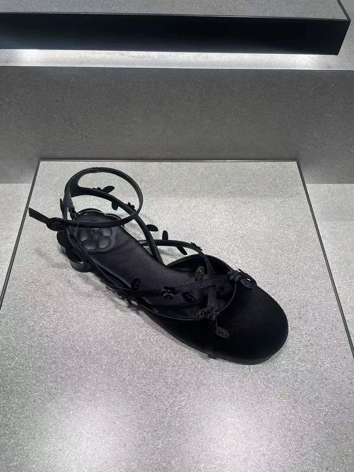 Sandales plates pour femmes Printemps 2026 – Série Florale – Style Vacances – Chaussures à enfiler confortables et décontractées pour femmes