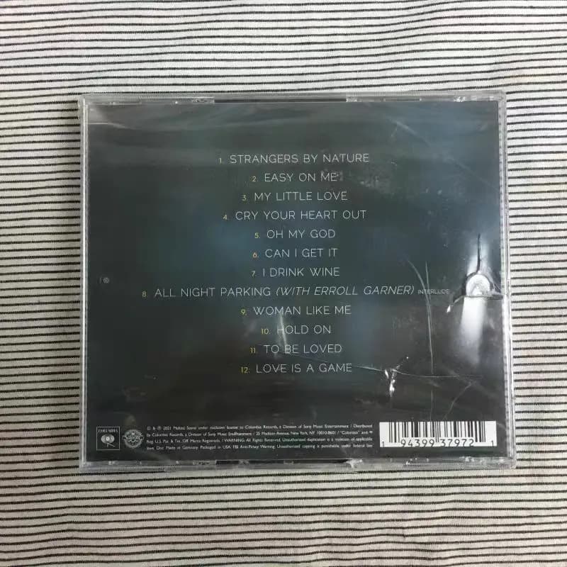 Adele 30 CD Deluxe : 15 pistes y compris la version Chris Stapleton Duet de "Easy on Me"